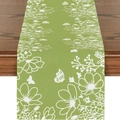 Groene linnen tafelloper met witte bloemmotieven op een houten tafelblad - 33*180cm / Grasgroen (ZQ19-1)