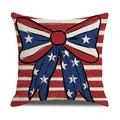 Détails de la housse de coussin en lin avec nœud drapeau américain et rayures rouges - Style Nœud Étoiles Et Rayures (23YM10-2)