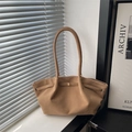 Minimalistische khakifarbene Veloursleder-Tragetasche für Damen mit langen Henkeln - Khaki