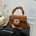 Sac bandoulière marron en suédine avec boucle en strass et poignée froncée - Marron