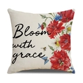 Detailstruktur des Leinen-Kissenbezugs mit Blumendruck und Bloom with grace Text - Bloom With Grace Stil (23YM16-3)