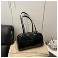 Bolso de hombro minimalista en cuero negro brillante con bolsillo de presión para el diario - Sin Colgante / Negro