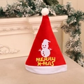 Dettaglio cappello di Babbo Natale rosso con applique pupazzo di neve e scritta Merry X-MAS - Pupazzo di Neve
