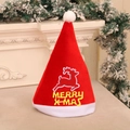 Dettaglio del cappello di Babbo Natale rosso con renna e scritta Merry X-Mas - Renna
