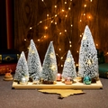 Leuchtendes Tisch-Weihnachtsbaum-Set mit beflockten Zedern und warmen LED-Lichtern - Großes Rundes Schneepulver Set