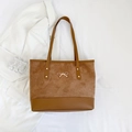 Borsa tote in camoscio marrone con fiocco dorato e doppi manici lunghi a spalla - Marrone