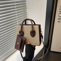 Ensemble sac cabas en paille avec anses en cuir marron et pochette assortie - Marron