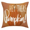 Detailaufnahme eines Leinen-Kissenbezugs mit Kürbis-Motiv und HEY THERE Pumpkin-Druck - Quadratisch (Einzelner Kissenbezug) / Hey There Pumpkin Kunststil (23YM39-2)