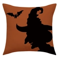 Dettaglio macro del cuscino di Halloween in lino arancione con silhouette di uno stregone - Silhouette di Strega e Pipistrello (23YM53-1)