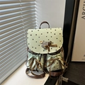 Mochila verde menta con estampado de estrellas, cuadros marrones y detalles de lazos - Verde