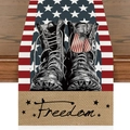 Chemin de table en lin avec drapeau américain, étoiles, bottes et texte Freedom - Style Bottes Militaires Étoiles Rayures Freedom (ZQ2-3)