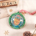 DIY Weihnachts-Holzanhänger mit grünem Rahmen und Rentier-Muster für Kinder - Rentier Design
