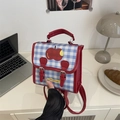 Blau-weiß karierter Rucksack mit rotem Apfelmotiv und gelbem Zierstreifen-Detail - Rot