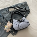 Sac à bandoulière rayé bleu avec broderie cœur et un charmant lapin en peluche blanc - Bleu Brume (Avec Pendentif en Peluche)