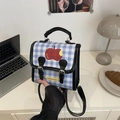 Blau-weiß karierter Rucksack mit großem rotem Apfel-Print und Doppel-Schnallen-Verschluss - Schwarz