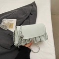 Bolso bandolera verde claro plisado con cadena plateada y bola de metal decorativa - Artesanía Plisada (网38312) / Verde