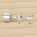 Set di tre anelli minimalisti in acciaio inossidabile argento su portagioie in velluto - Stile Argento (F2556)