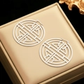 Pendientes redondos huecos de acero inoxidable geométricos en caja de regalo de color beige - Estilo Redondo Hueco Plateado (F2116)