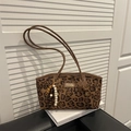 Borsa a spalla vintage leopardata con placca dorata e ciondolo di perline elegante - Stampa Leopardata Con Ciondolo
