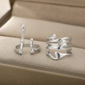 Minimalistisches silberfarbenes Ring-Set mit poliertem Fluid- und Doppelsteg-Design - Silberne Lava-Stil (F2538)