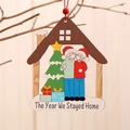 Adorno navideño de madera con forma de casa, Papá Noel con máscara y cuentas rojas - Casa Gris