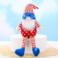 Nain en peluche patriotique du 4 juillet avec étoiles et rayures sur un support blanc - Mâle (Barbe)
