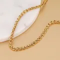 Elegante collana a corda in acciaio inossidabile placcato oro 18K da donna su marmo - Catena Spiga Dorata (C5691-45CM)