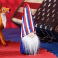 Gnomo patriottico del 4 luglio in rosso bianco blu con cappello a strisce verticali - A Strisce