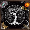 Vue détaillée du tapis de tarot Arbre de Vie avec symboles célestes sur bois sombre - Arbre de vie (ZB1-4) / Peluche courte 49*49