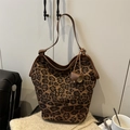 Borsa tote con stampa leopardata marrone, cinturini in pelle e piccolo borsellino - Leopardo Marrone