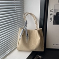 Grande borsa tote beige con stampa leopardata, manici intrecciati e foulard decorativo - Cachi