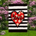 Bandiera da giardino a strisce con cuore rosso e scritta love su supporto metallico - Stile Cuore d'Amore a Righe (HYQ15-20)