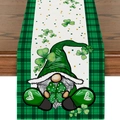 Detail van de St. Patrick's Day tafelloper met kabouter- en klaverprints op linnen - 33*180cm / Ierse Kabouter Geruit Stijl (ZQ13-12)