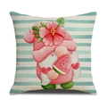 Detail van linnen kussensloop met zomerkabouter, hibiscusbloem en watermeloenprint - Kabouter Streep Stijl (YMX13-1)