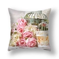 Detail van kussensloop met roze rozen, hortensia's en vintage vogelkooien print - IJzeren Vogelkooi en Roze Bloemen (YMC15-2)