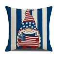 Detailansicht von patriotischem Gnom und US-Flagge auf gestreiftem Leinen-Kissen - Vertikal Gestreifter Zwerg mit Flagge (YMD2-3)