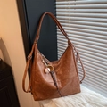 Bolso tote vintage de cuero marrón con amuleto de béisbol y correas ajustables - Sin colgante / Marrón