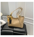 Beige Shopper Tasche in Lederoptik mit edlem Seidentuch und viel Stauraum für Damen - Khaki