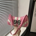 Rosa Retro-Schultertasche im US-Stil mit 96-Stickerei und Kontrast-Lederdetails - Rosa