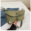 Borsa a tracolla in nylon verde oliva con toppa ok e tracolla regolabile - Verde