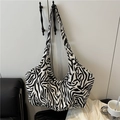 Grand sac cabas chic en toile avec imprimé zèbre et large bandoulière confortable - Noir et Blanc