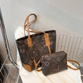 Set borse tote da donna in tre pezzi marrone scuro con monogramma e manici color cuoio - Marrone