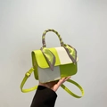 Petit sac bandoulière vert citron et beige avec foulard décoratif sur la poignée - Vert