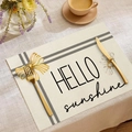 Λινό σουπλά με εκτύπωση HELLO sunshine και μαργαρίτες σε ένα άνετο τραπέζι πρωινού - Στυλ Μπεζ Κείμενο Λιακάδα (CD10-13)
