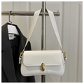 Dettaglio di una borsa a spalla bianca in ecopelle con una chiusura a scatto dorata - Bianco