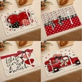 Détail de quatre sets de table en lin pour la Saint-Valentin avec cœurs rouges et slogans - Ensemble Camion de Coeur Classique 4Pcs (VPM007)