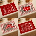 Détails de quatre sets de table en lin pour la Saint-Valentin avec cœurs rouges - Ensemble Langage Coeur à Carreaux 4Pcs (VPM004)