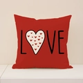 Rode linnen kussenhoes voor Valentijnsdag met LOVE-tekst en wit hartjesontwerp - Rode LOVE Letter Creatieve Stijl (VP038-3)