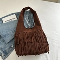 Bolso tote de ante marrón café con flecos largos y estilo bohemio de gran capacidad - Marrón
