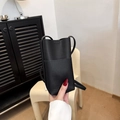 Bolso bandolera minimalista negro de cuero con patrón de lichi para teléfono móvil - Negro